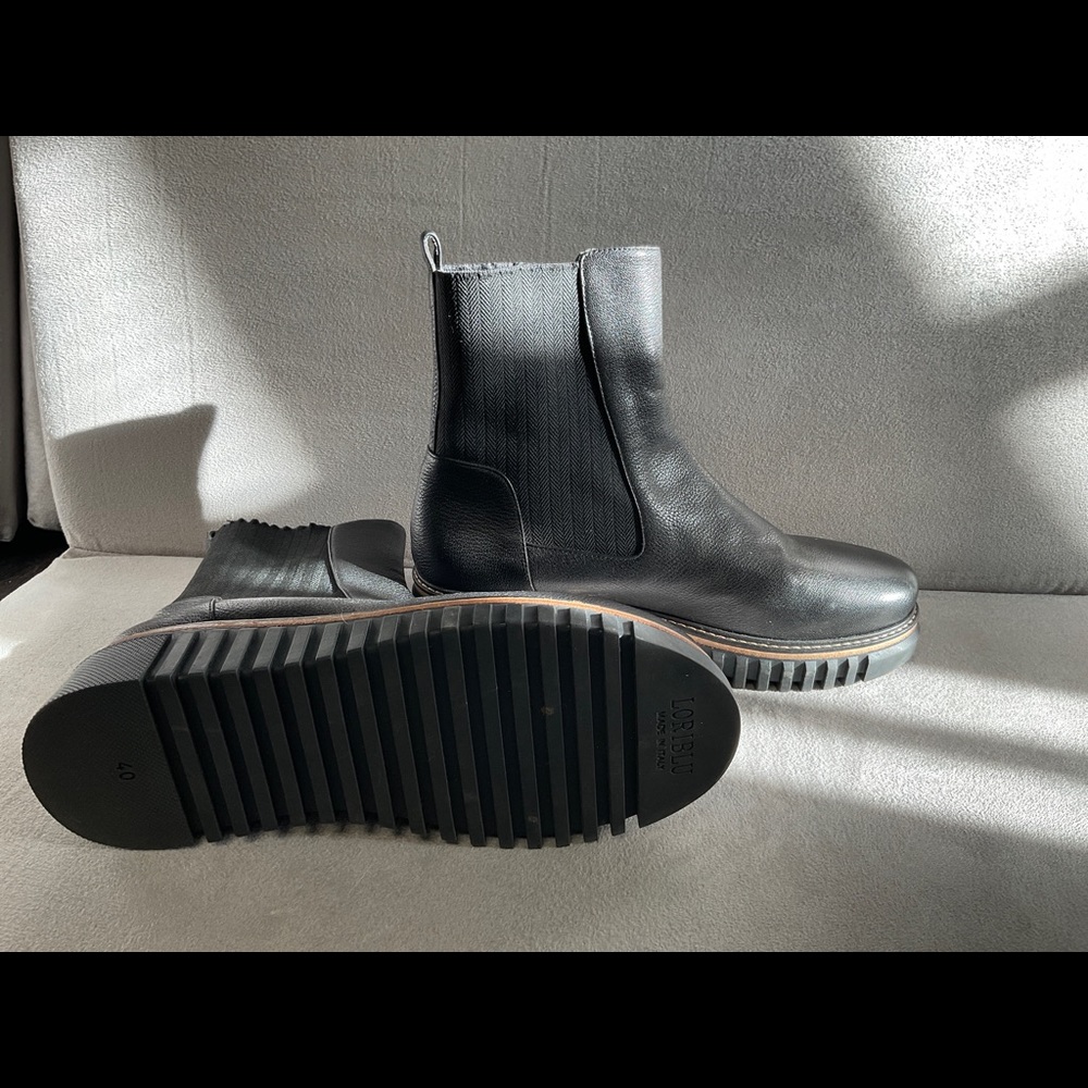 Loriblu Pull-on Platform Boots. New never worn. No tags/box